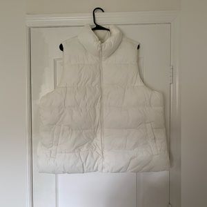 White sleeveless puffer jacket